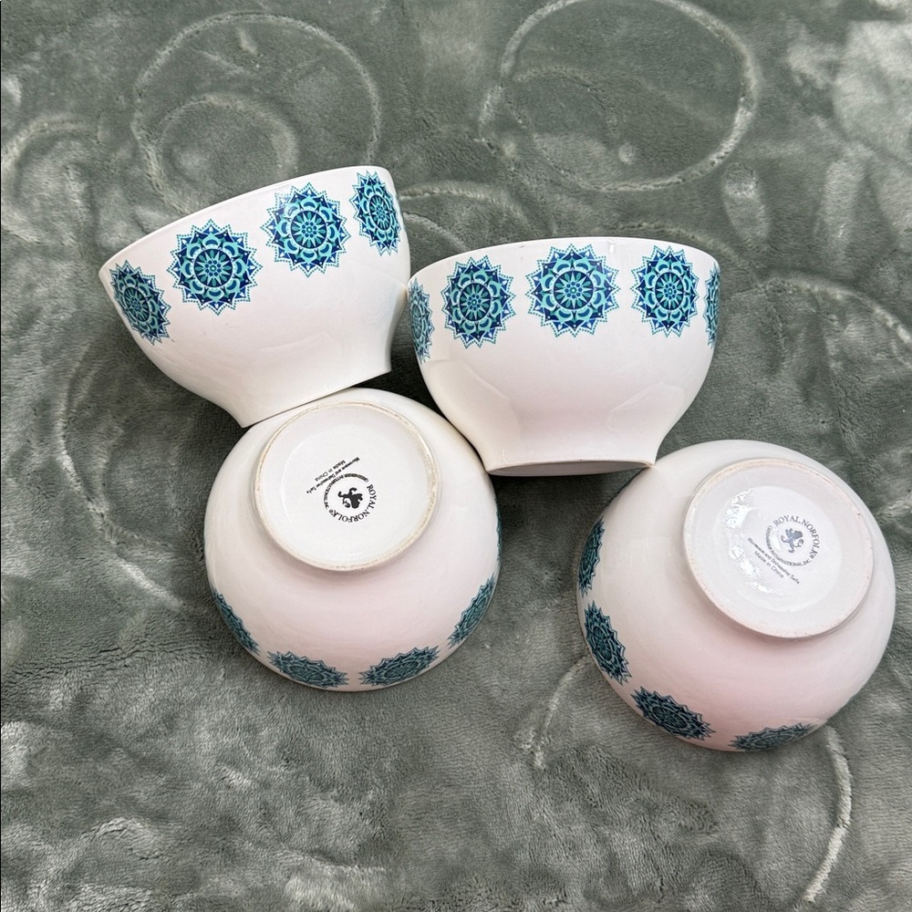 Royal Norfolk White and Blue Dinnerware Set